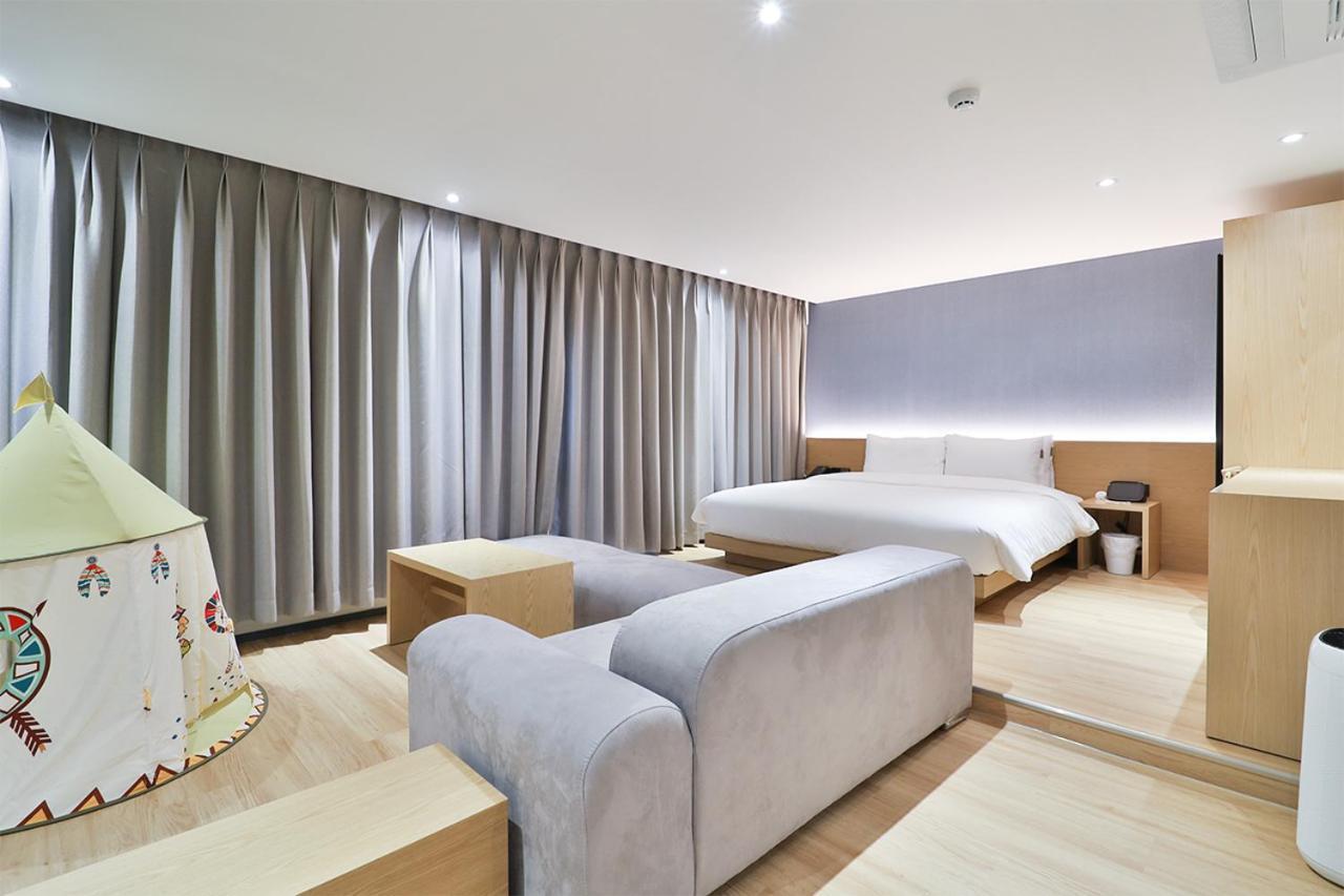 Custom Hotel Ульсан Экстерьер фото